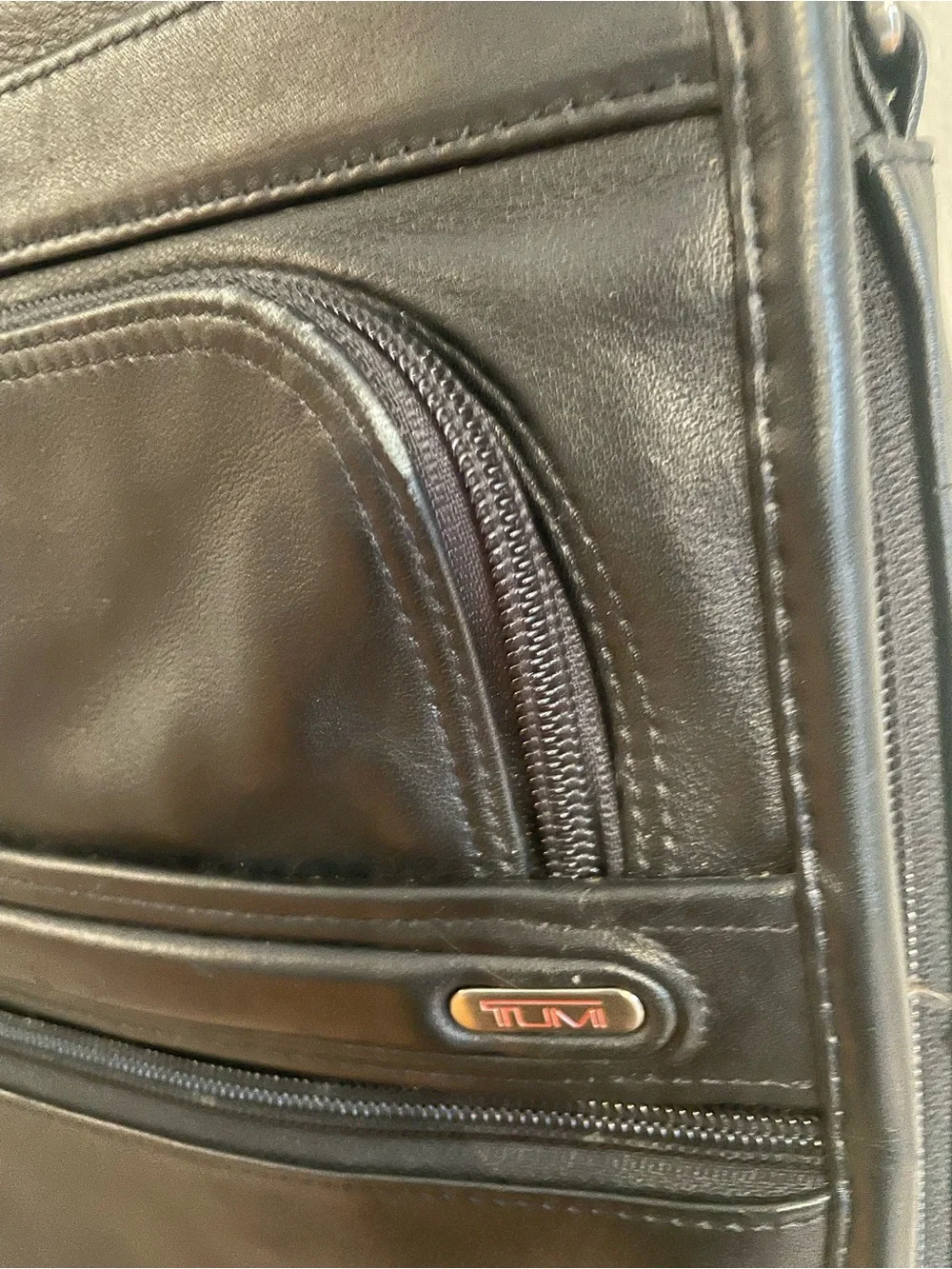 Tumi Alpha Slim Briefcase Black Leather Laptop Messenger Bag 96111D0P- EUC